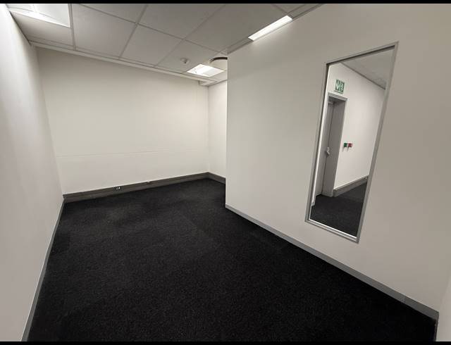 589M² OFFICE TO LET IN PARKTOWN